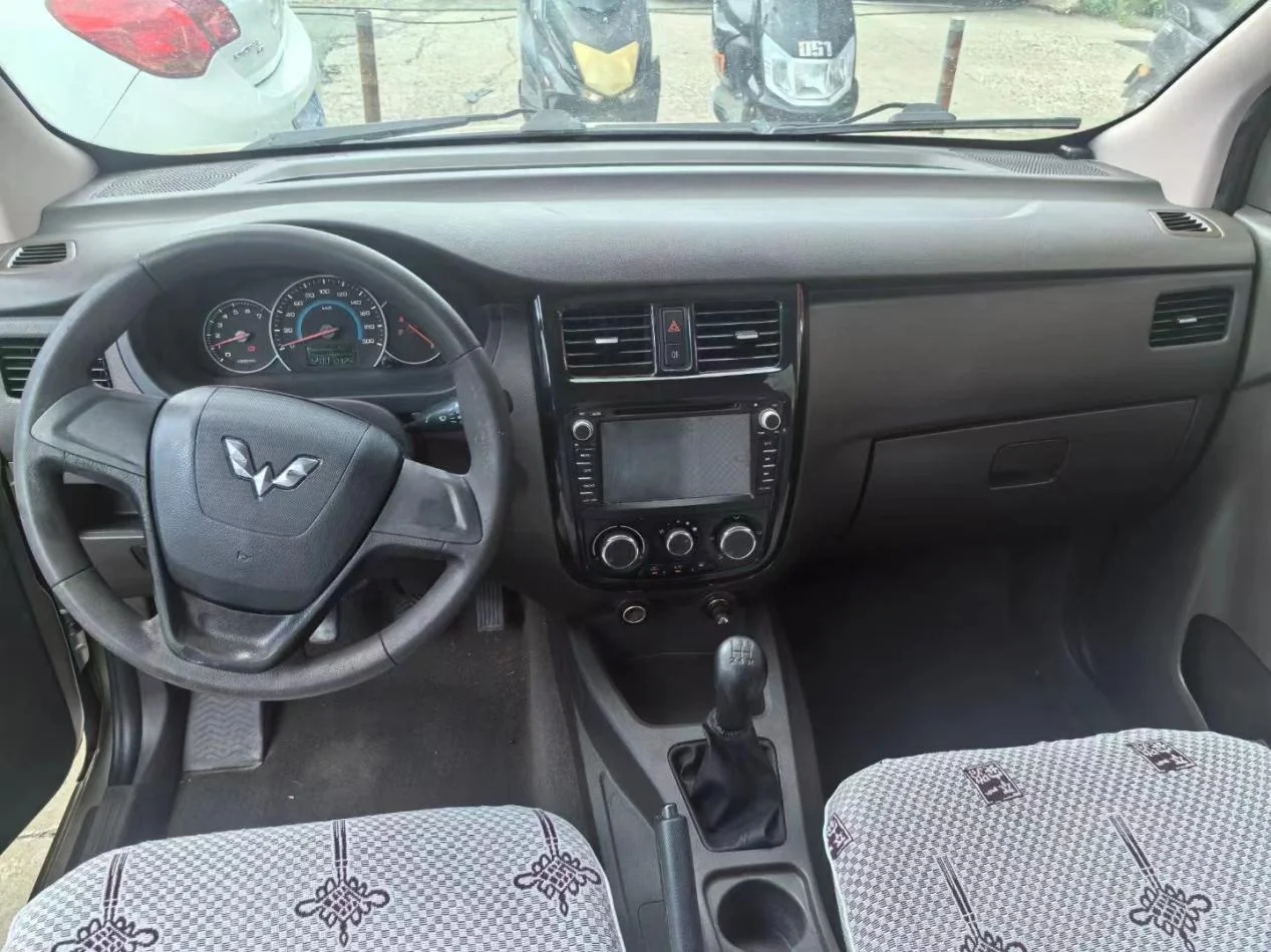 Недорогой топ продаж супер классический мини-автобус Wuling Rongguang V топливный автомобиль мини-фургон бензиновый