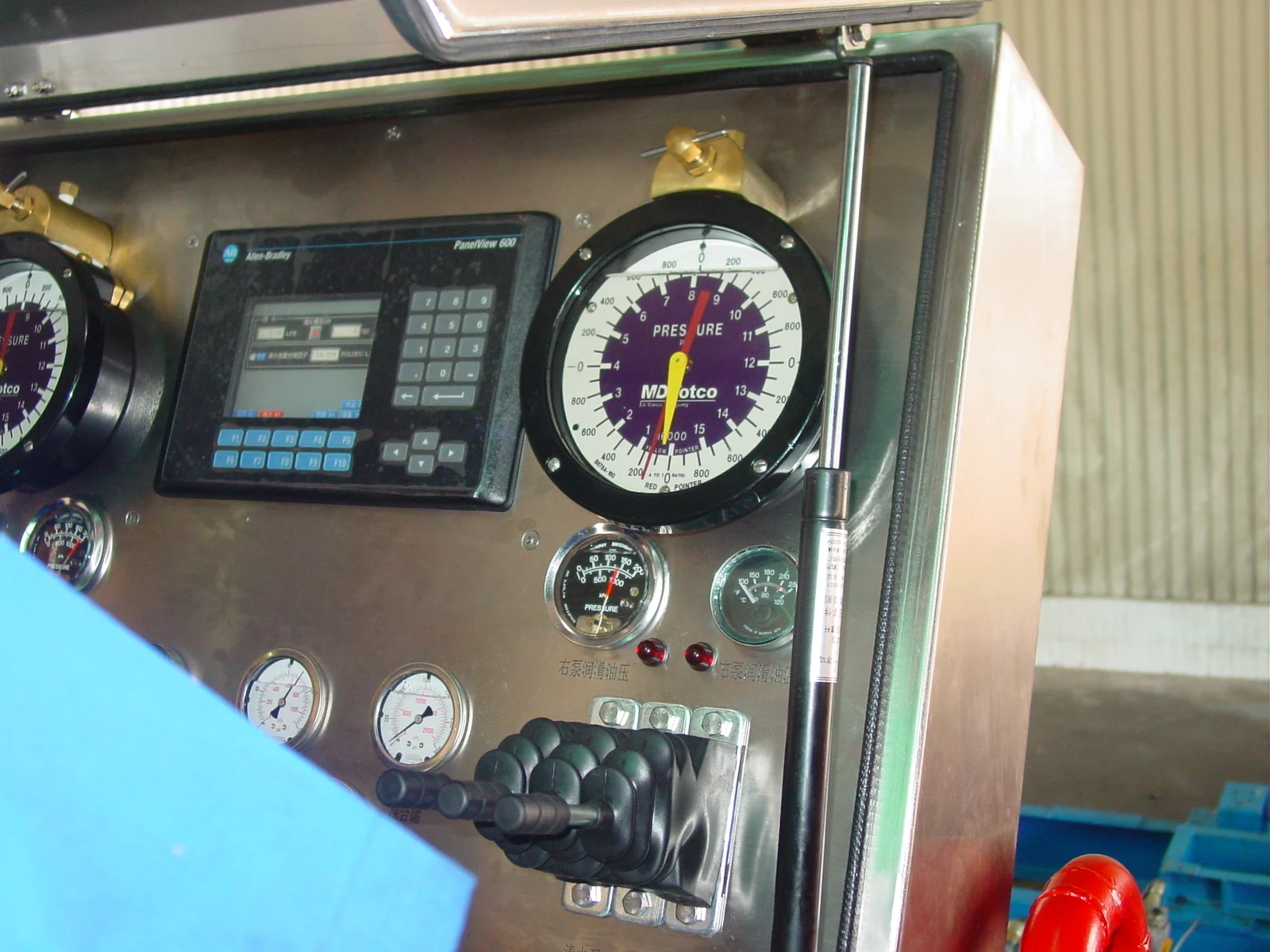 Tongs Torque And Tong Line Pull Tension Indicating System