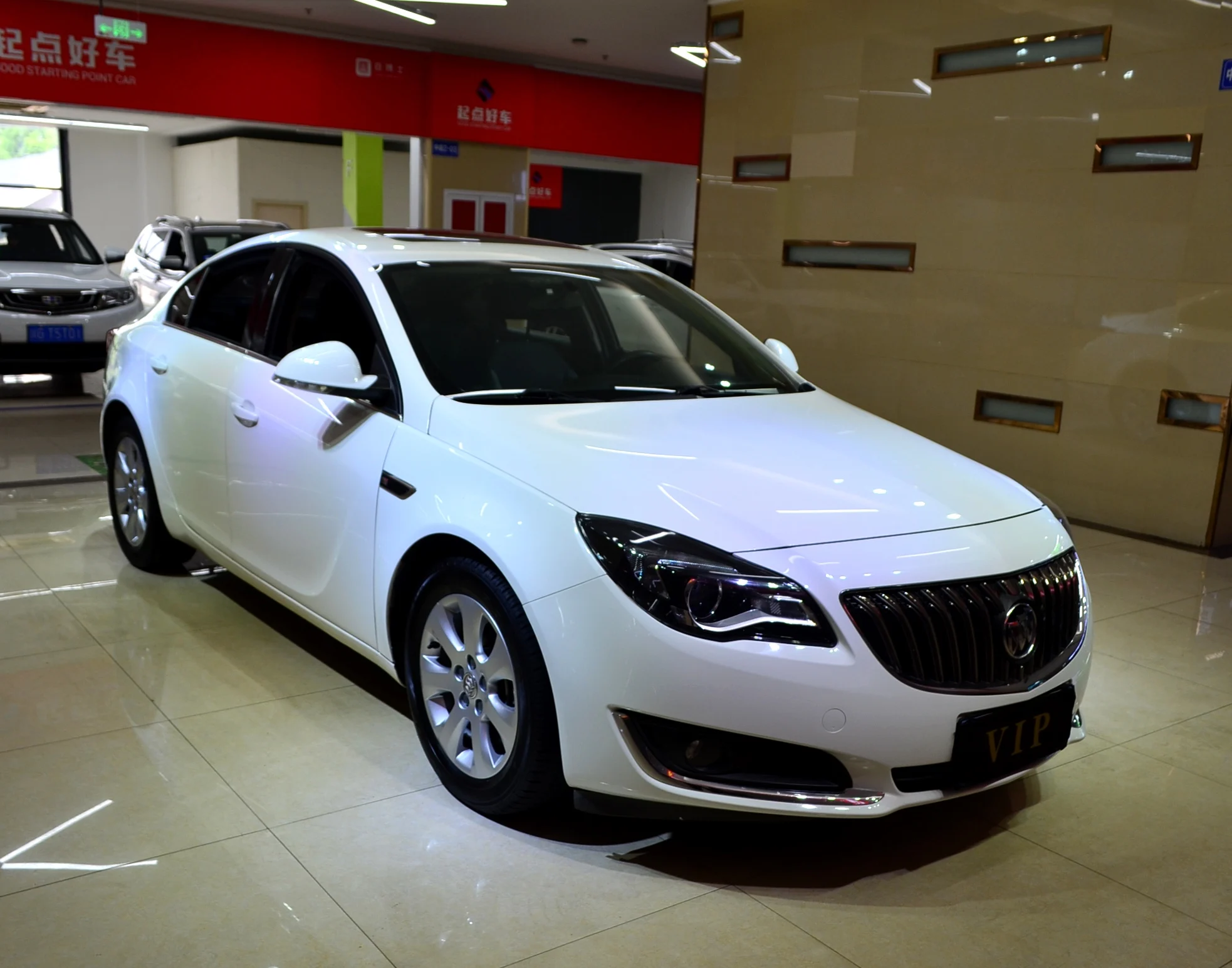 Б/у Buick Regal седан Dec-2014 48466 86 миль бензин 1 6 т 184 л.с. 6-ступенчатая AMT шины 225/55 R17 версия элитной технологии