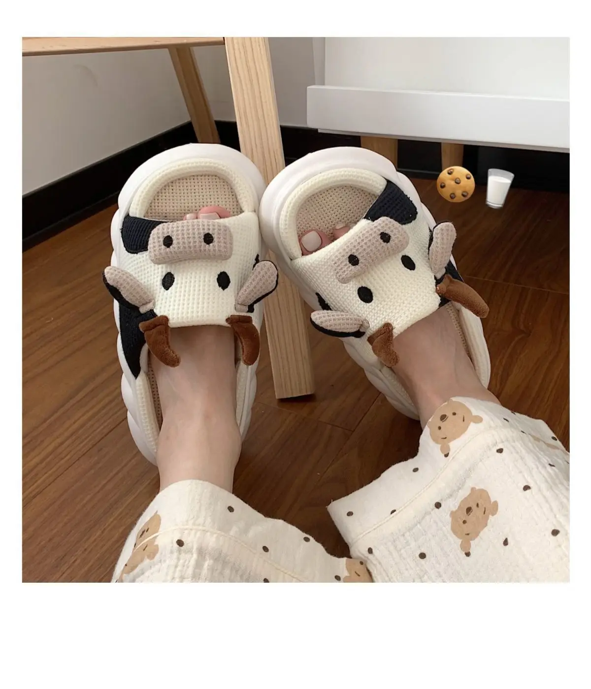 Factory Wholesale EVA Sole Open Toe Animal Cartoon Cow Slippers High Quality Indoor Cotton And Linen Slippers