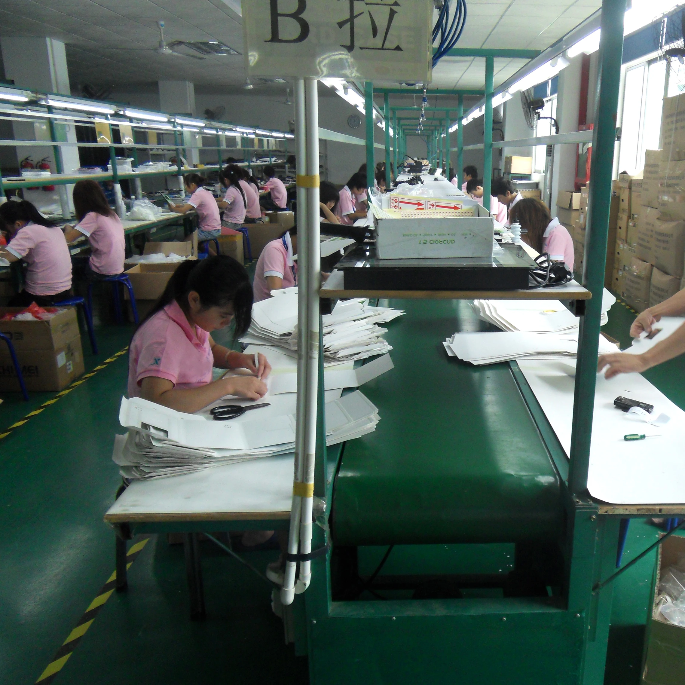 Hot sale gift frameo app10 inch ips  wifi digital photo frame electronic frame with high quality