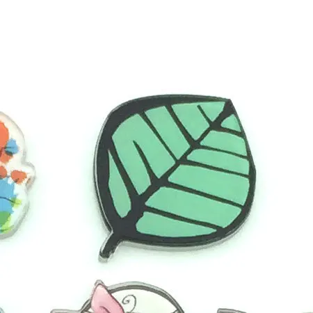 Cute Cartoon Animal Leaf Brooch Pin round Acrylic Badge with Printed Cat Design Clothing Accessories Decoration