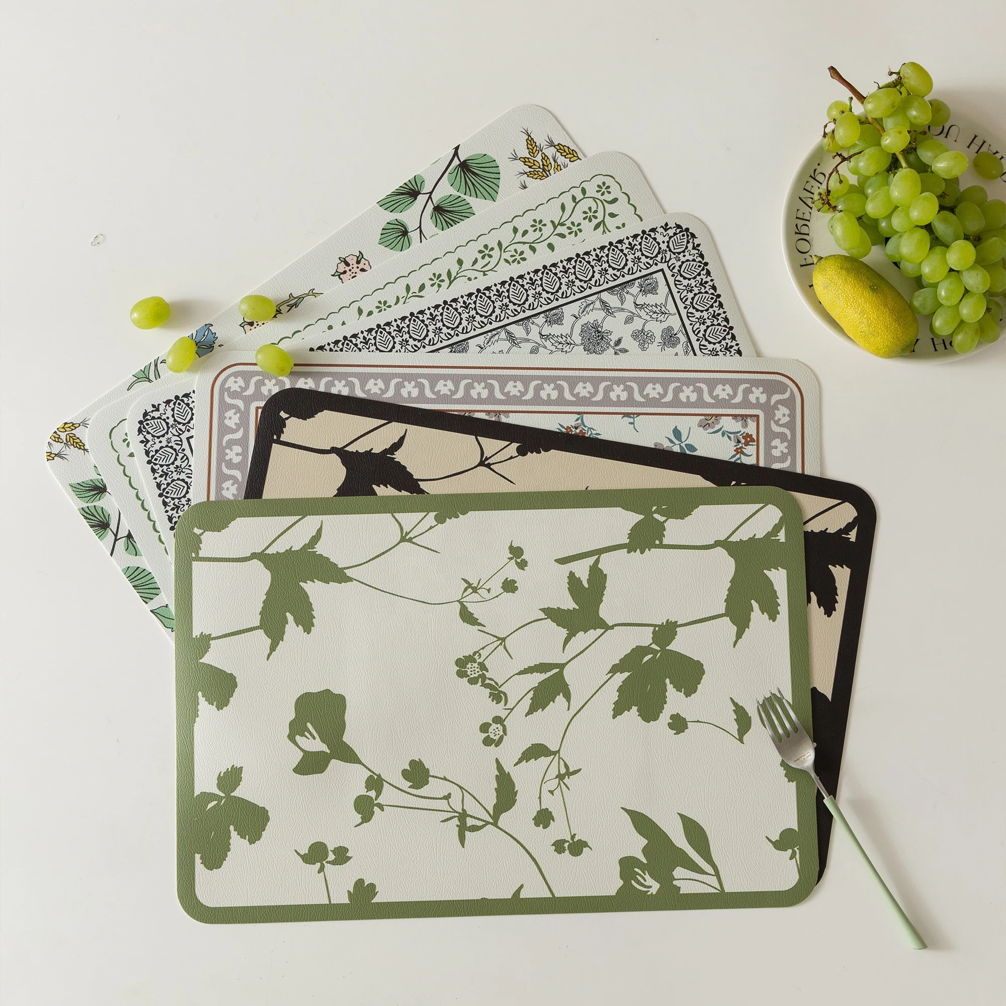 Low MOQ Modern Printed Floral Pattern PVC Placemat Waterproof Anti-scratch Home Decoration Tablemat