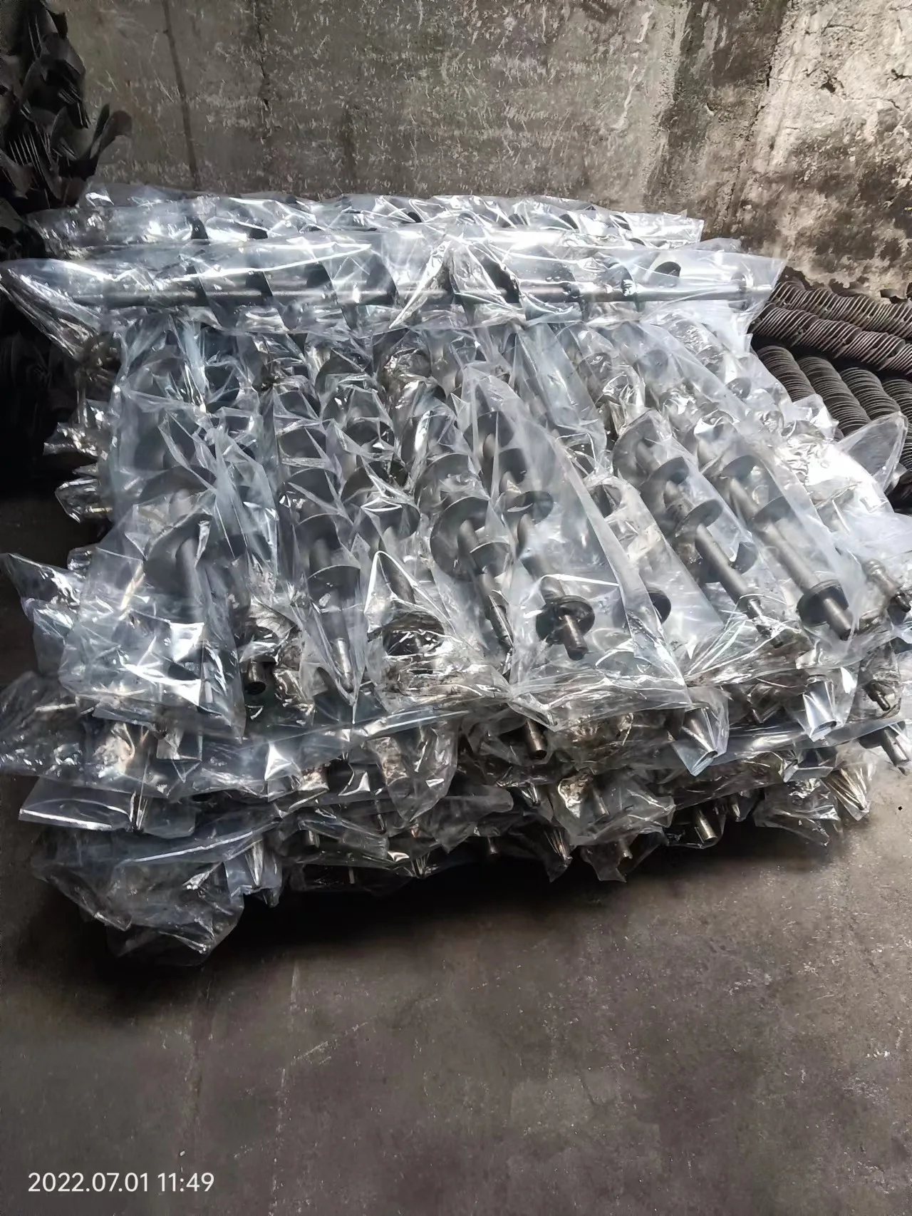 Agricultural Machinery Parts Kubota DC70 Combine Harvester parts Auger/Screw shaft 5T079-67510