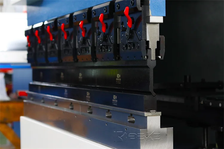 Bending Machine Press Brake New Design  CNC Press Brake 60T2500 Model 6 Axis Pure Electric Servo