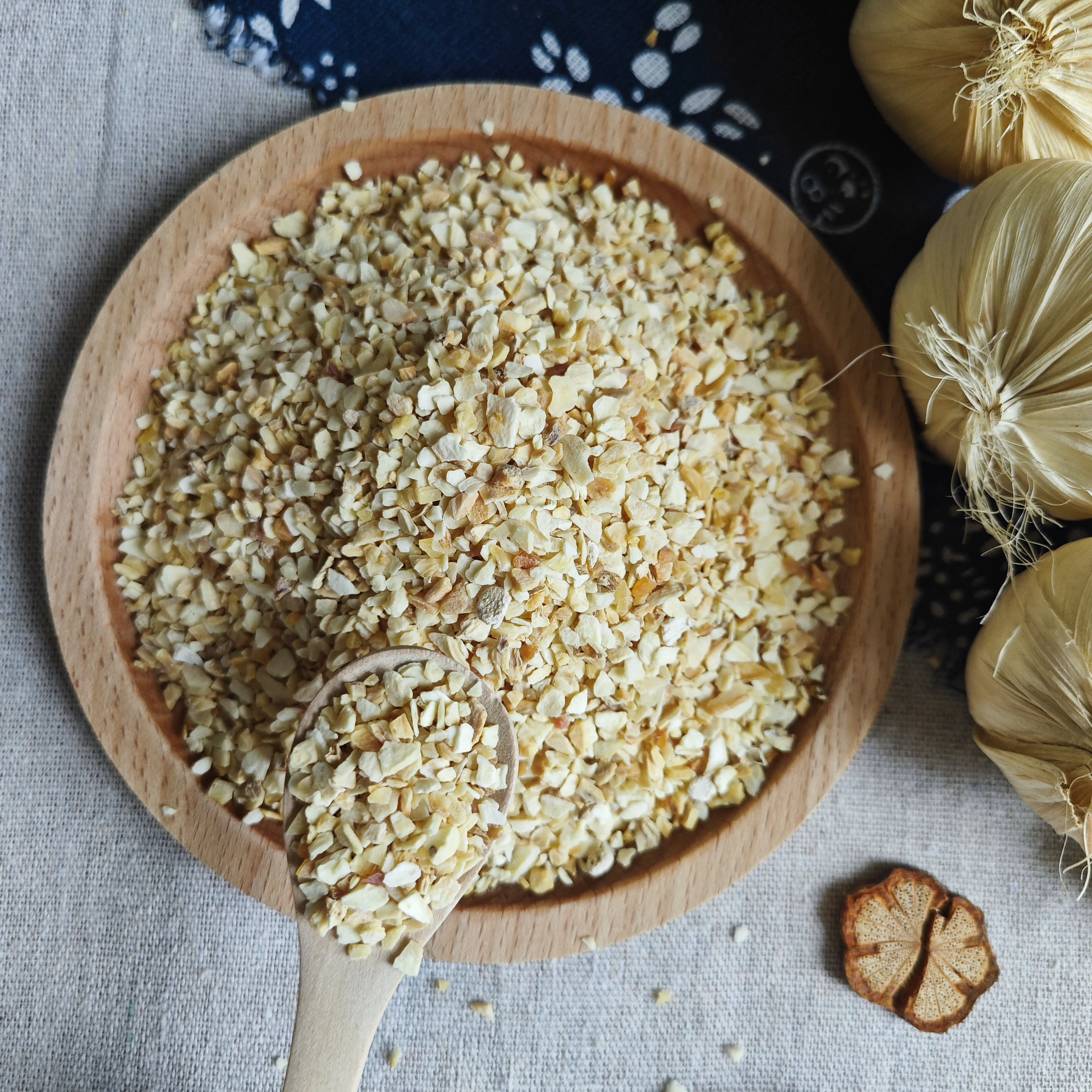 Dongao food 100% pure Dehydrate Garlic Granule and Garlic Flake with Good Quality