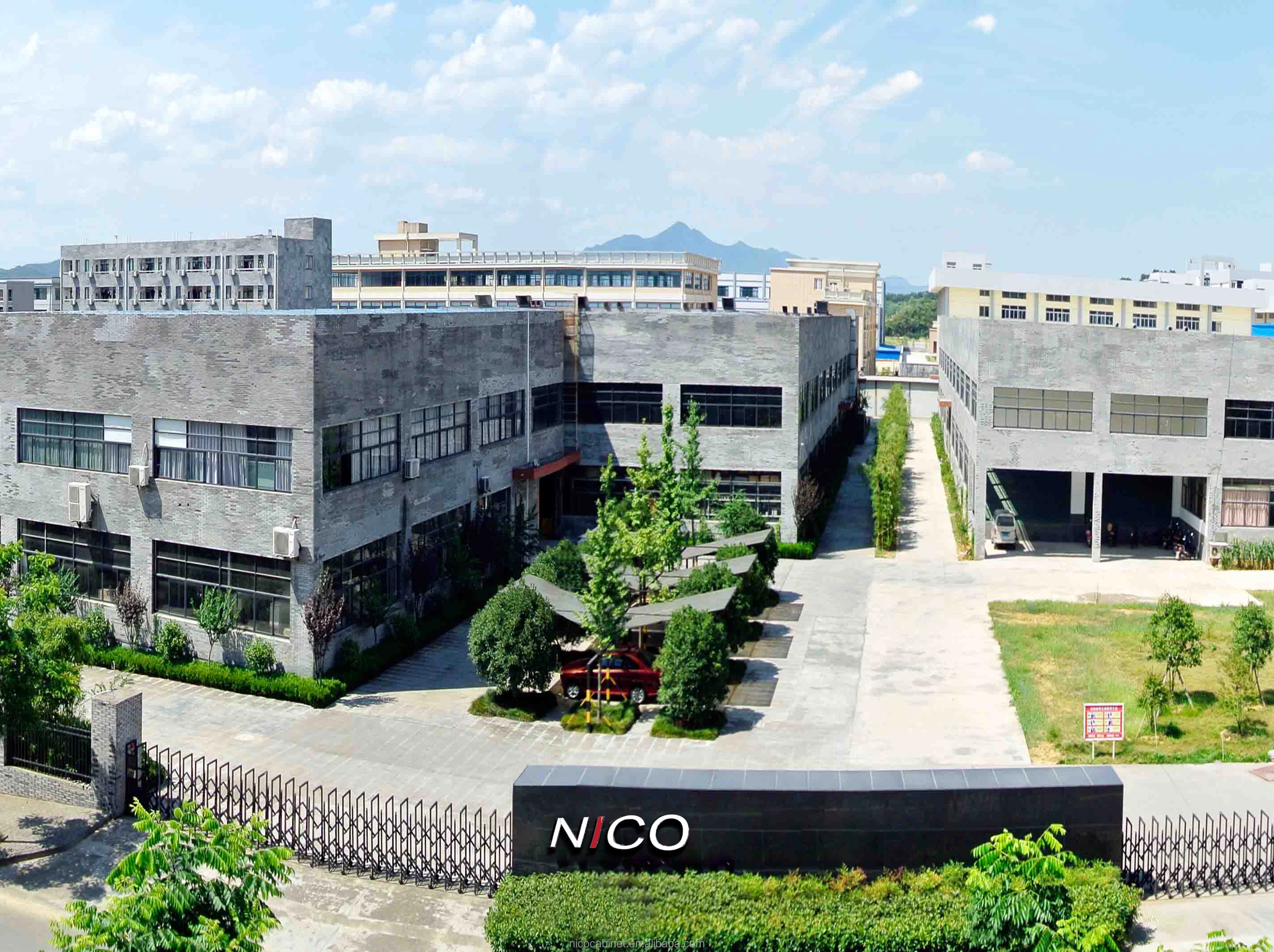 NICOCABINET Luxury Modern Classic Design Spacious Storage Multifunctional Compartments LED Lighting Walk-In Wardrobe