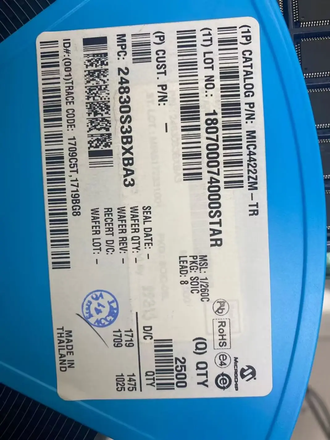 TS80C51RD2-LIB (Electronic components IC chip)