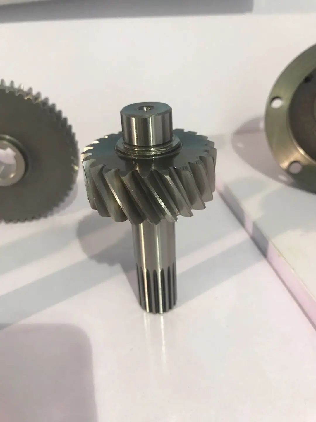 Custom Made 42CrMo Helical Gear Shaft with Teeth Grinding