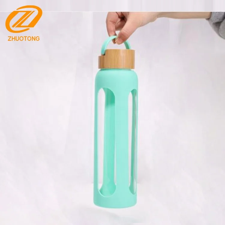 New Arrival Bamboo Lid  Portable Borosilicate Glass Drinking Water Bottle with Silicone Sleeve