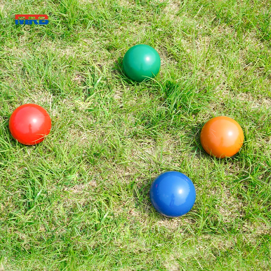 Deluxe 8 Resin Bowls Bocce Game Set Red Green Sports Outdoors