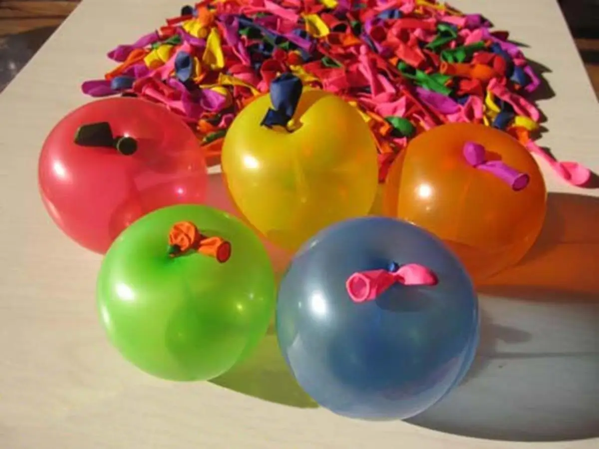 Biodegradable quick fill latex free water balloon