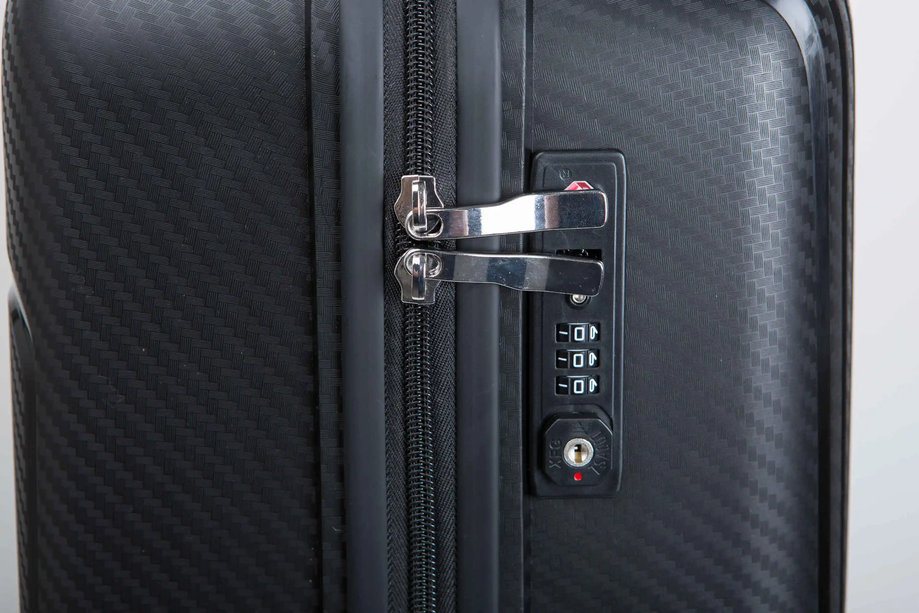 Travel lightweight cabin size boarding luggage polypropylene spinner wheels trolley bag popular fashion unisex custom suitcase