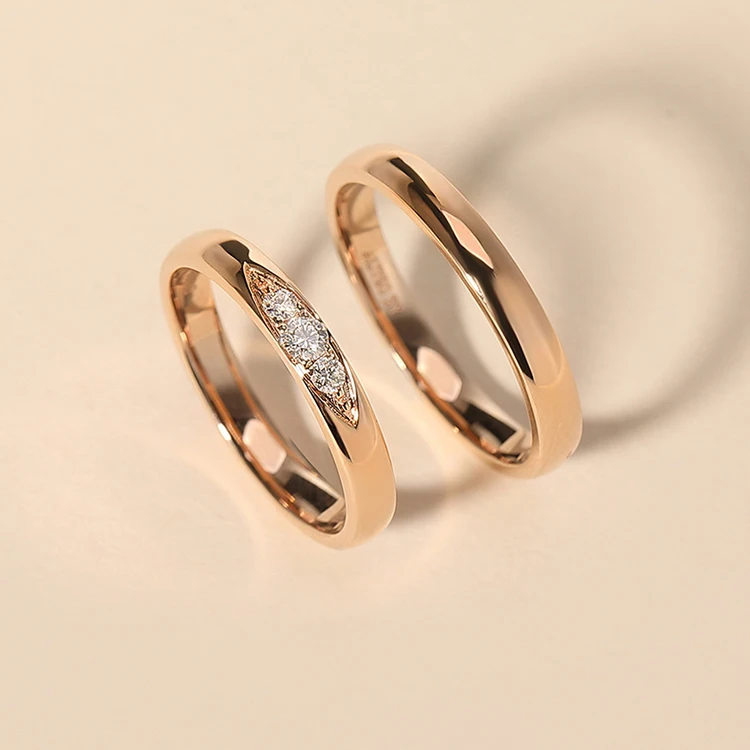 Classic Hot Sale 18K Solid Gold Moissanite Men Wedding Band For Couple