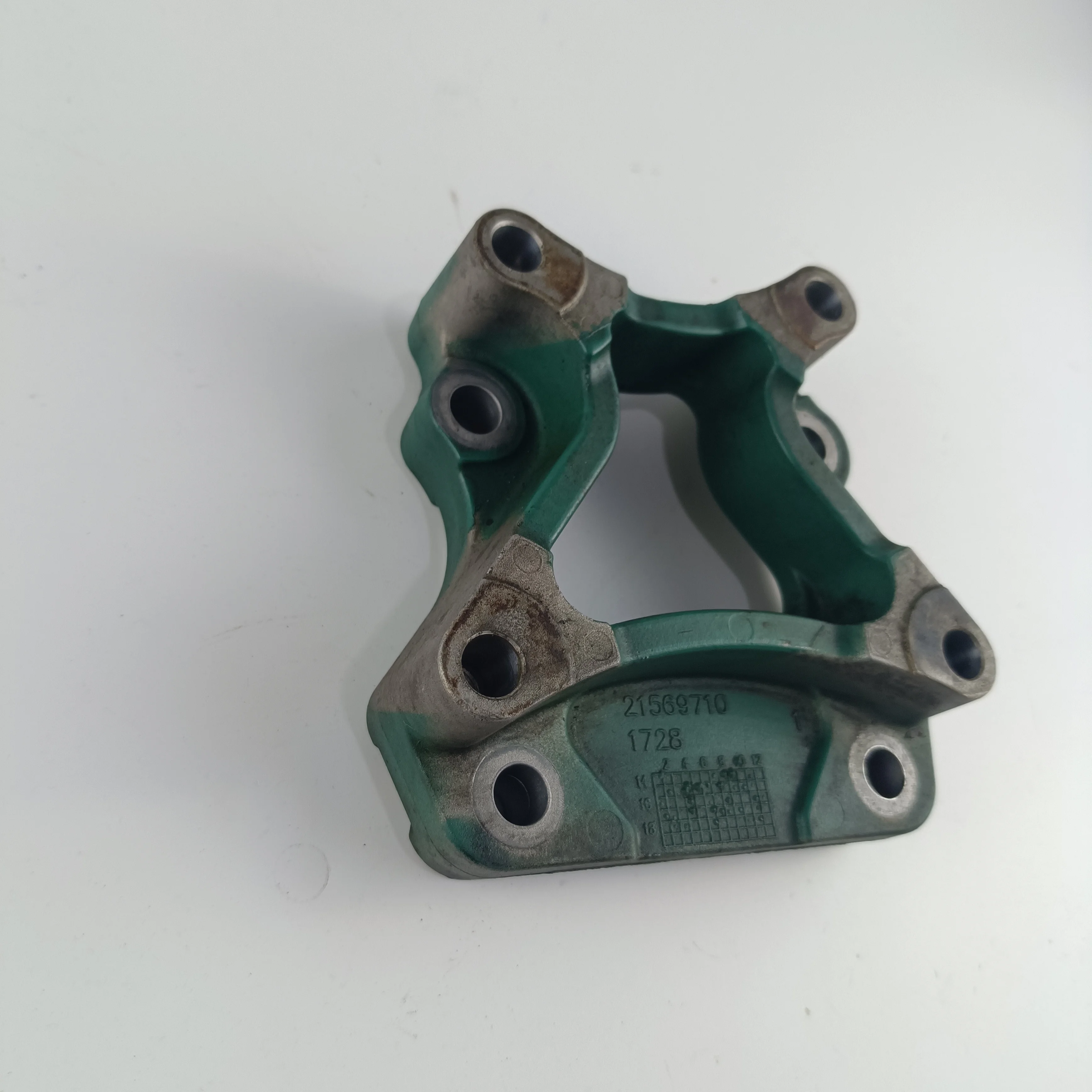 21569710/20578861 Heavy Duty European Auto Parts Truck Cabin Suspension Bracket for Volvo FH FM