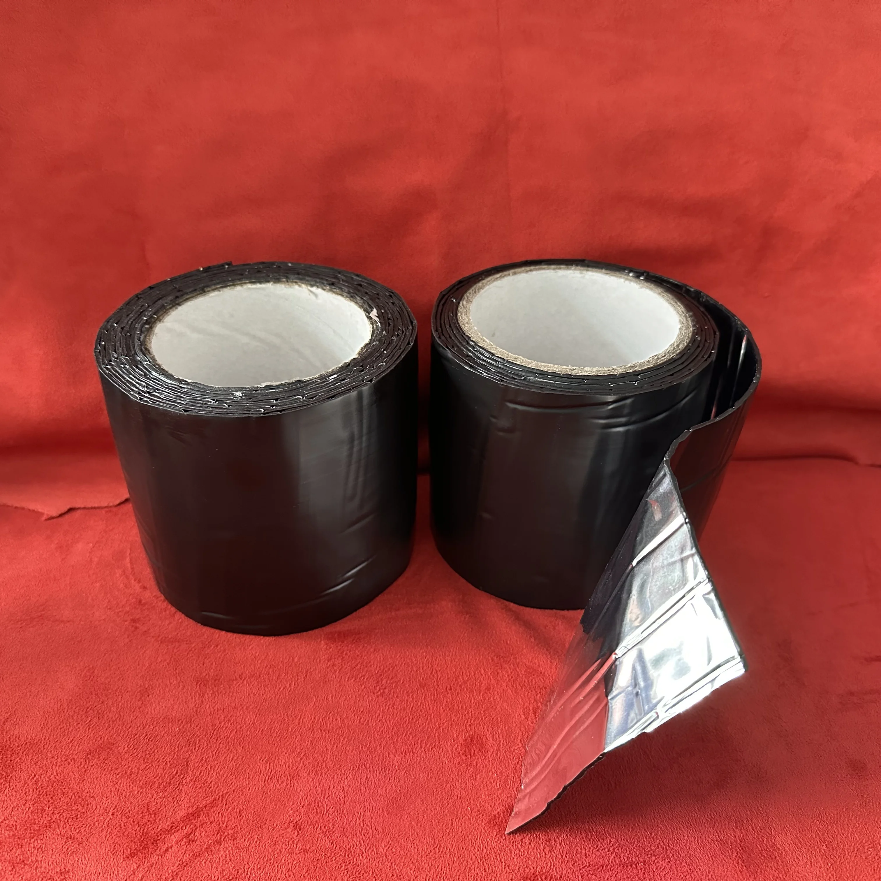 Hot sale Black PE film 1.5mmx10cmx5m butyl rubber membrane for Wooden houses basements metal roofs cement structure walls
