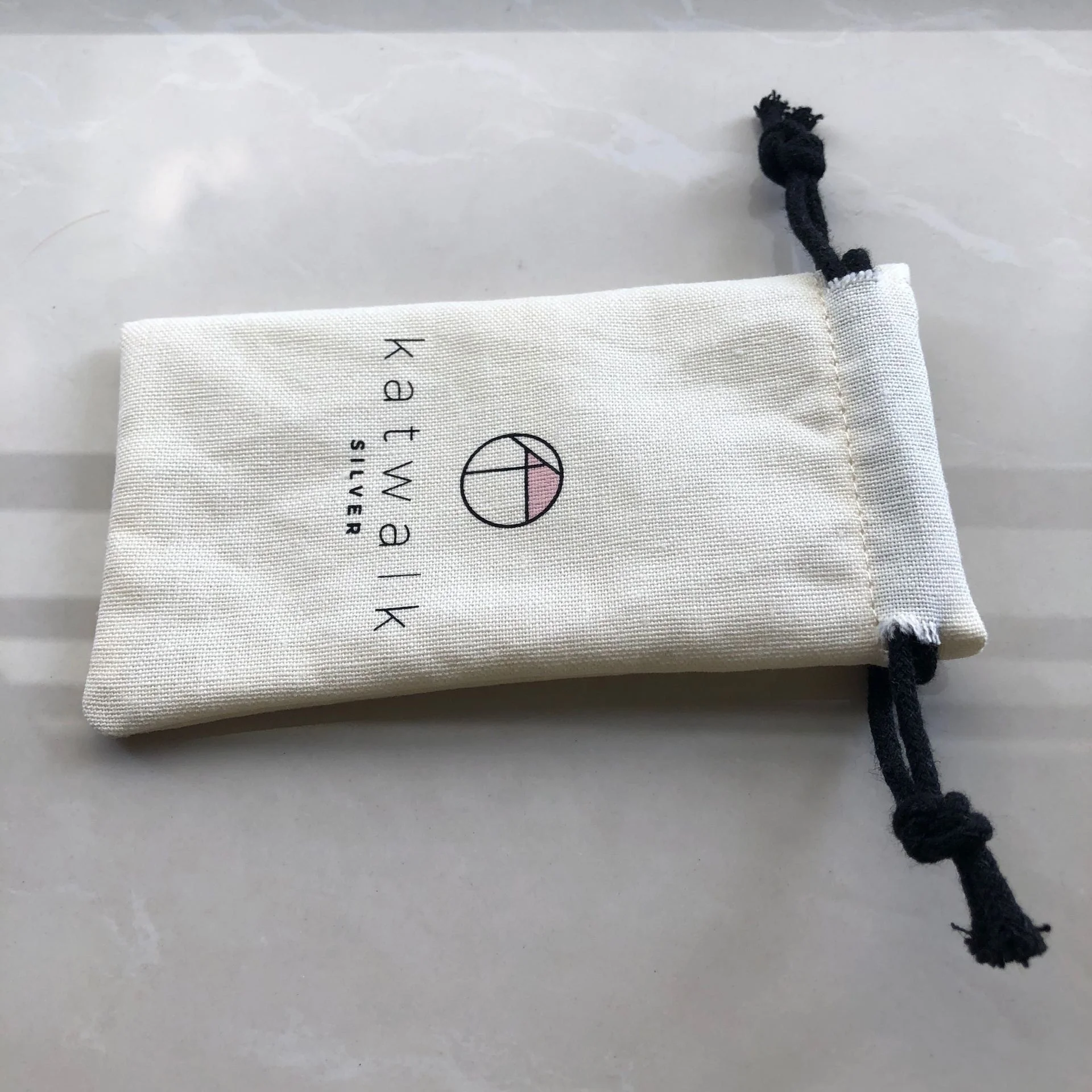 Маленькая хлопковая упаковочная сумка на шнурке