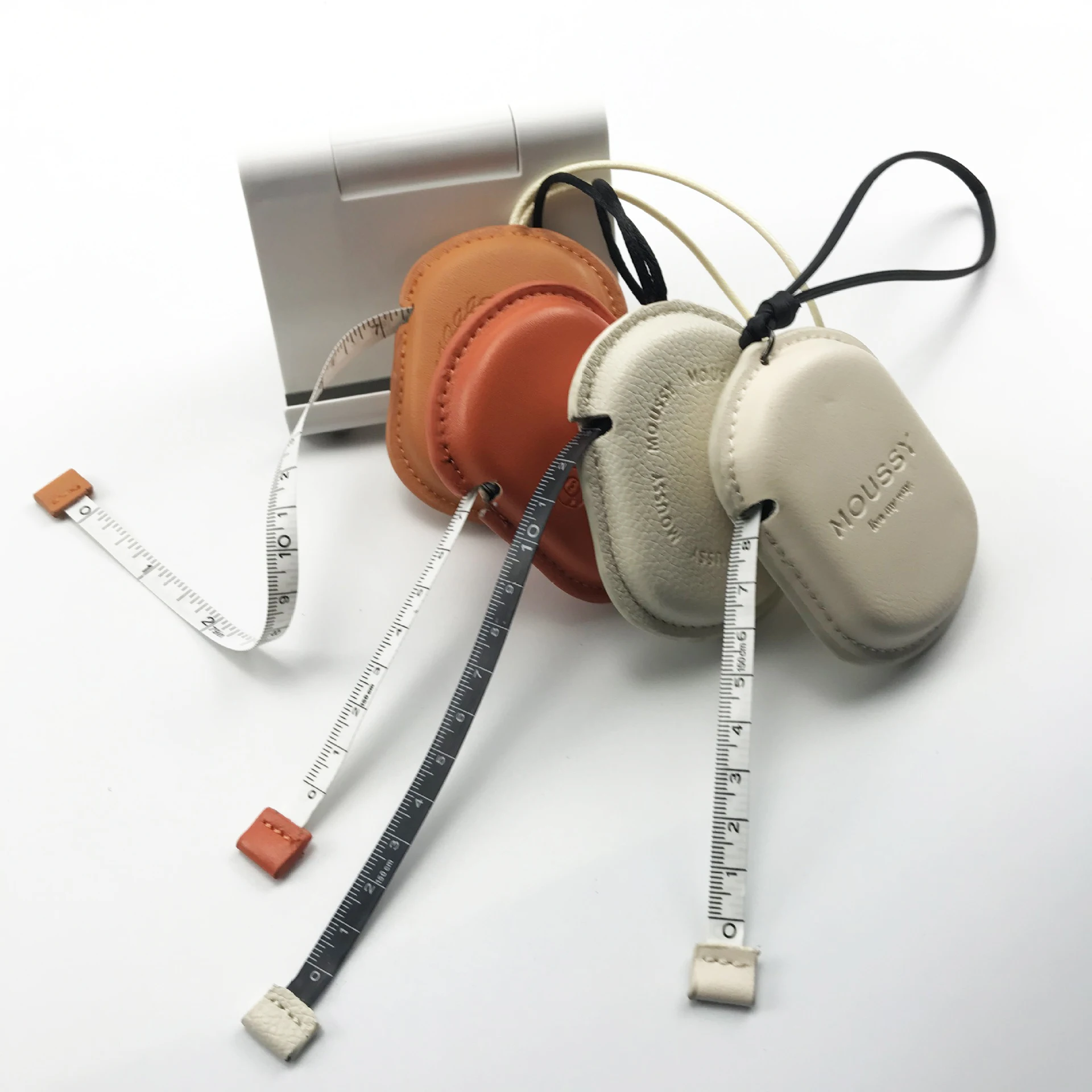 Custom white black brown leather cover oval shape measuring tape 1.5 Meter with handing loop