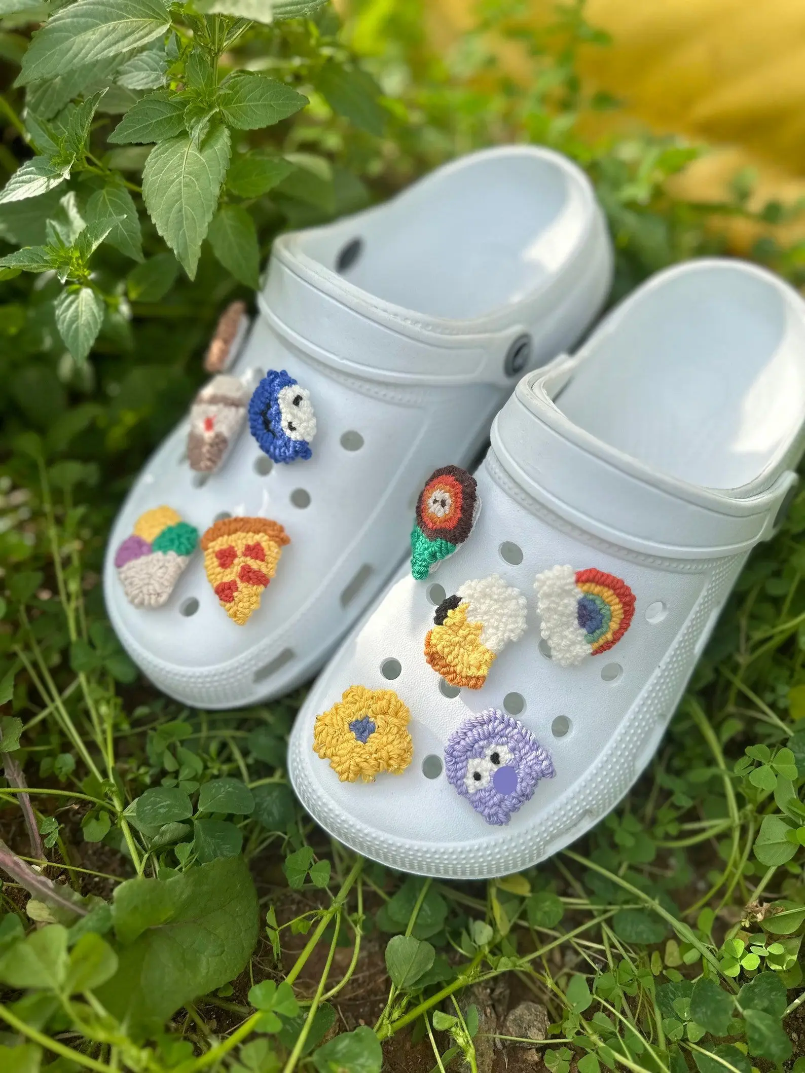 Fruit handmade punch needle pins badges-assorted embroidered fun brooch mushroom yin yang rainbow for crocs