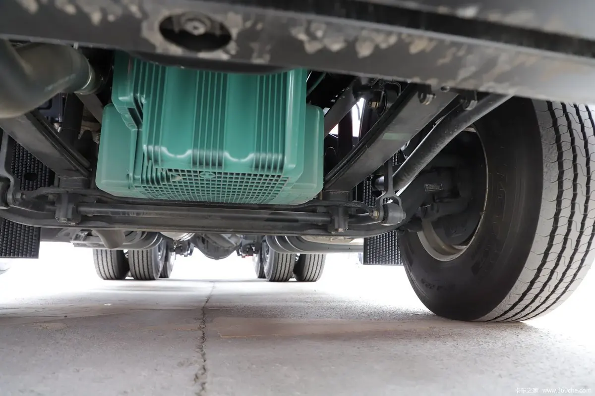 Hot selling high quality FAW Jiefang J7 heavy truck  head 660 hp 6X4 89km/h high speed best-seller