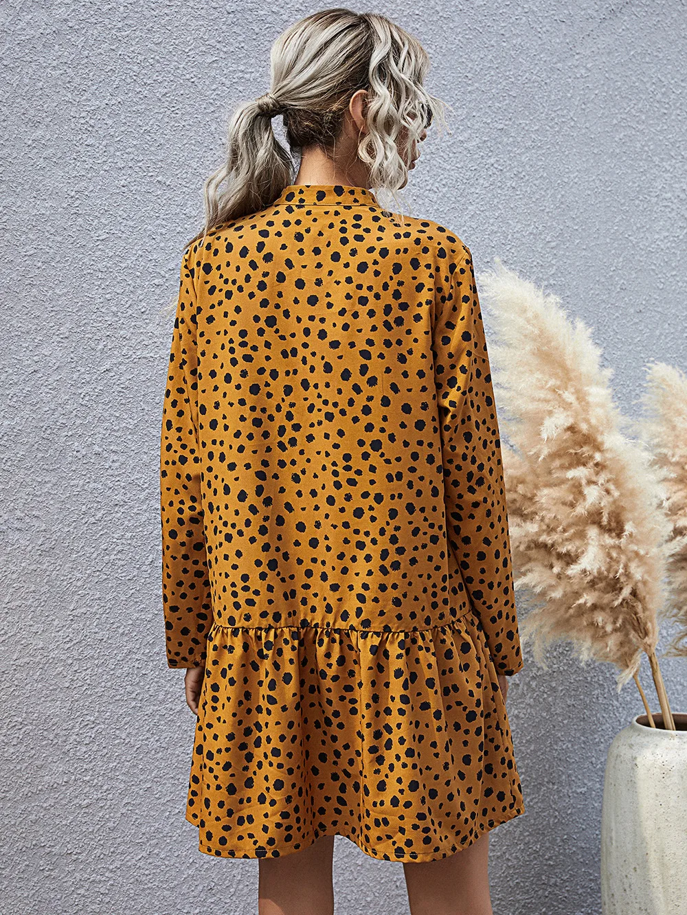  Spring and Autumn Europe Wild Single-breasted Linen Leopard Dot Printed V-neck Long Sleeve Girl Short Skirt A-line