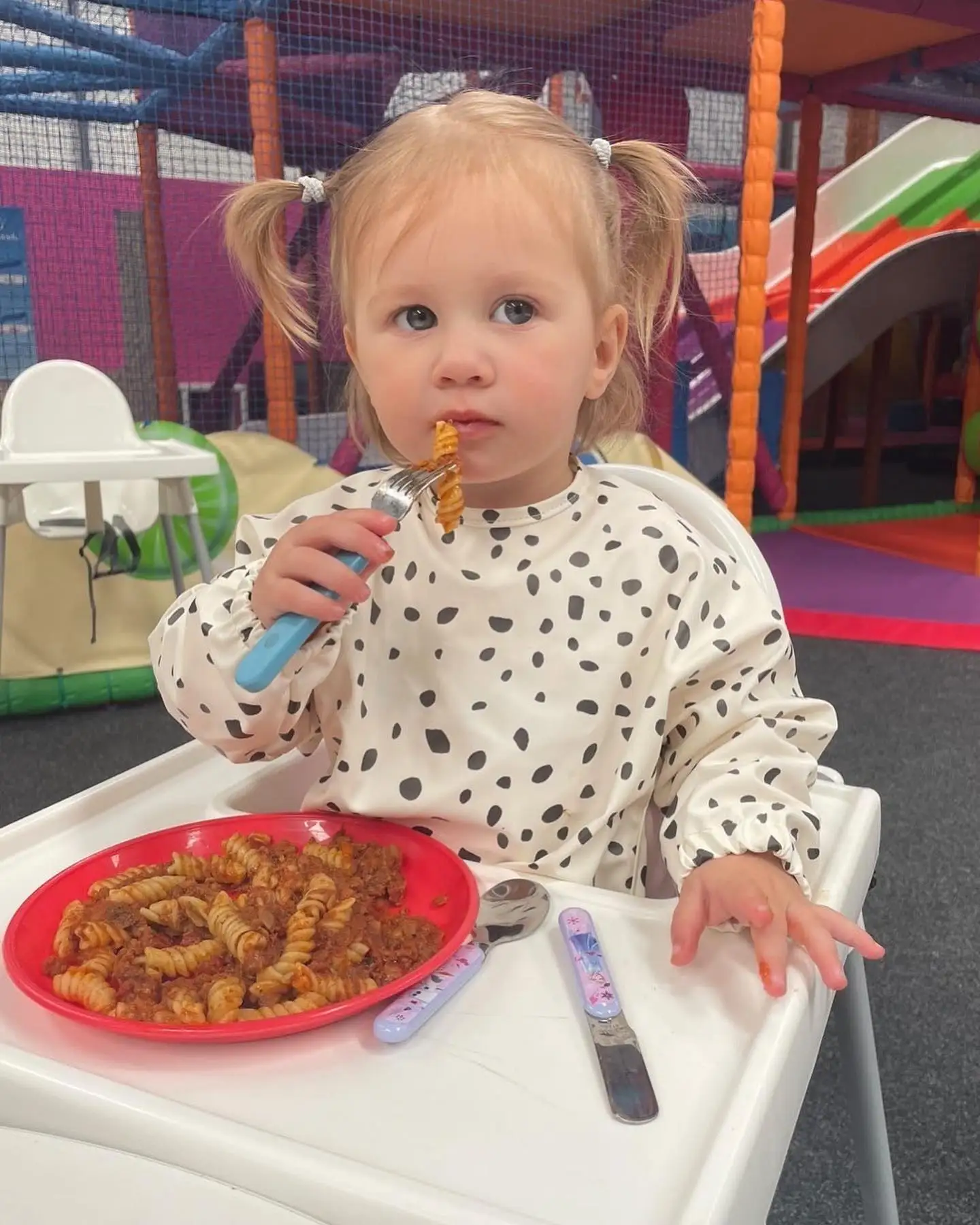 CE CPC certificate 60 designs PU smock bib baby bib waterproof feeding long sleeves apron support accept custom