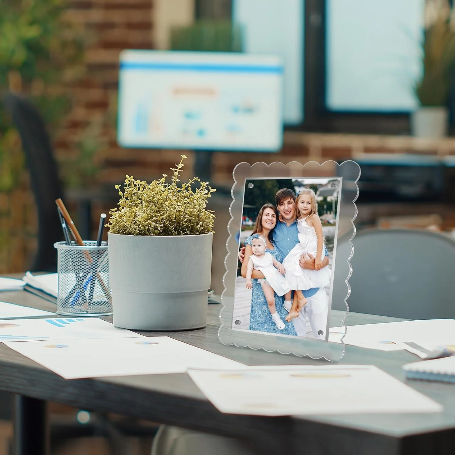 HQ Premium acrylic picture frame magnetic scalloped photo frame 5 x 7 magnetic picture frame desktop display