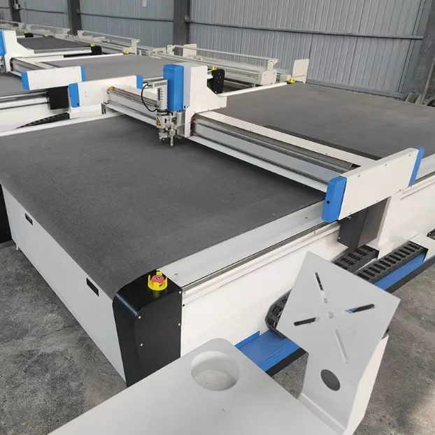 Full Automatic Eps Pearl Cotton Cutting Machine Foam Eva Lining Cutting Machine Vibration Knife Cutting Machine