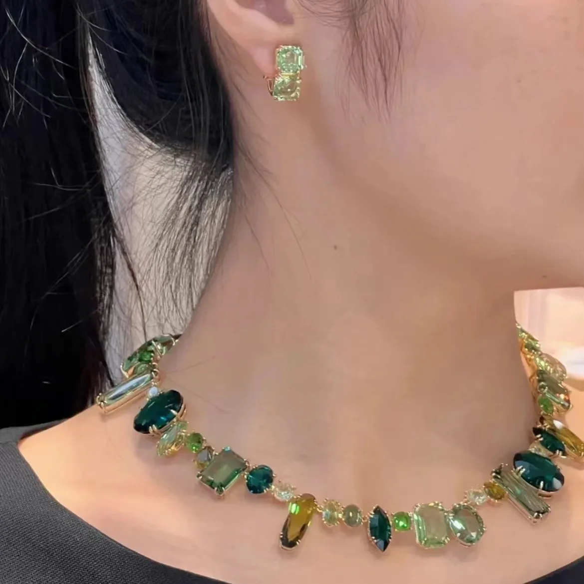 Fashionable Women Designer Customizable Luxury Austrian Green Crystal Colored Gemstone Beaded Necklace