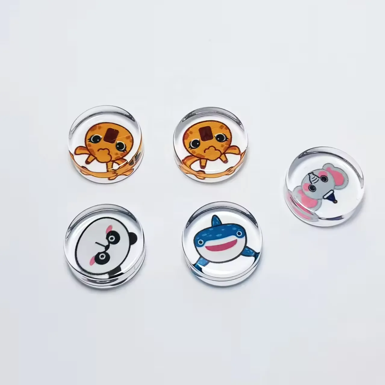 Hot Sale Personalized Acrylic Chess Coins Custom Double Sided Printed Clear Glitter Epoxy Holographic Anime Acrylic Chess Coins