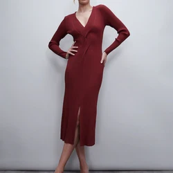 Женское платье-свитер с длинным рукавом и V-образным вырезом