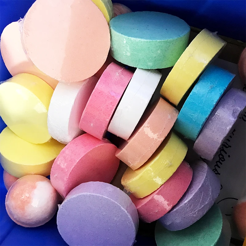 Round Table Shaped Bath Bomb Fizzies Customized Colors Shower Steamer Bath Supplies Low MOQ