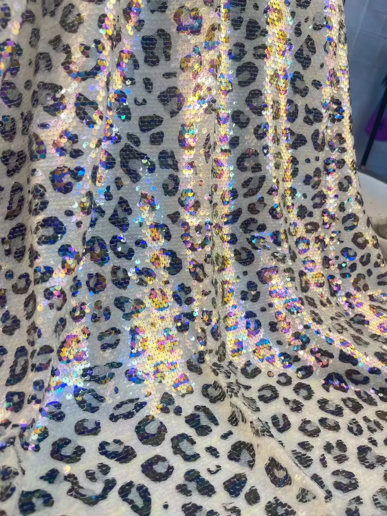 LIHUAN Tiger Digital Printing Stretch Mesh Sequin Fabric Leopard Polyester Lace Net Recycled Sequin Embroidery Fabric For Cloth