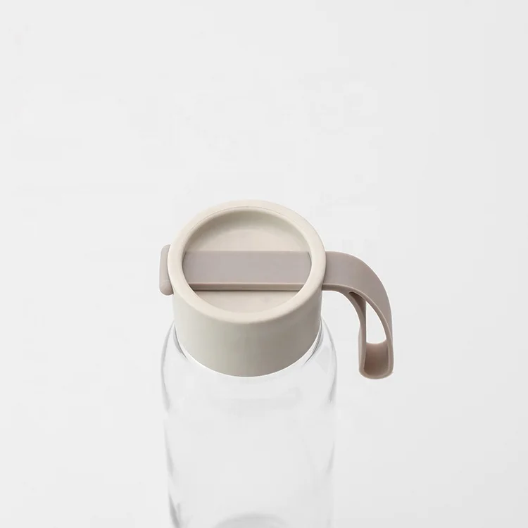 
Plastic simple design BPA free water bottle with silicone strap, 550ml sport drinking water tritan bottle 