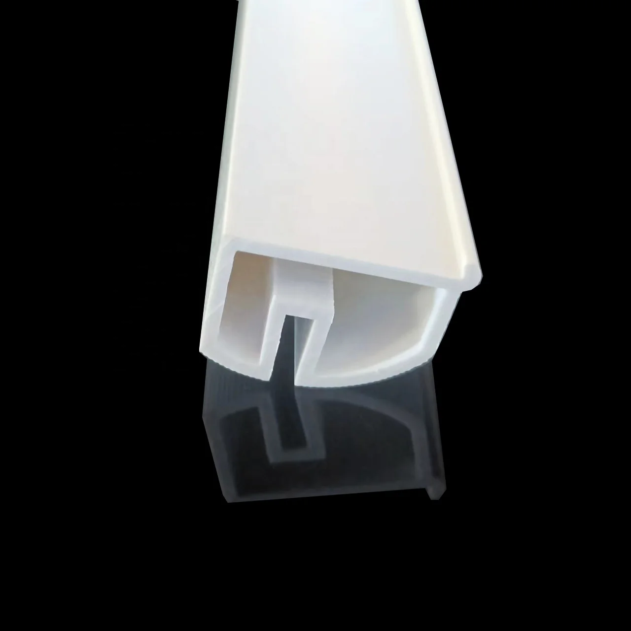 PVC Extrusion Profile for Refrigerator Door Gasket Window Seal Profile PVC/PP/PE Soft Plastic PVC Plastic Profile Extrusion Line