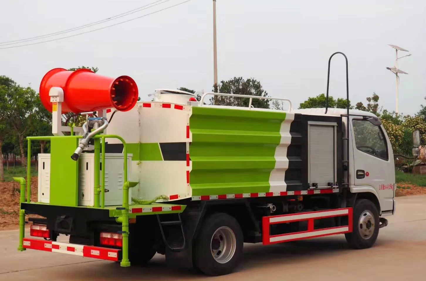 DONGFENG 4*2 water tanker trucks suppliers Huayi dust suppression truck for sale Coal mine dust truck