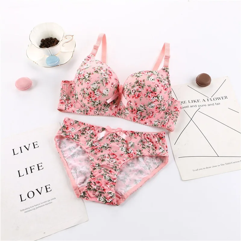 Comfortable And Breathable Large Wire Bra Soft Massage Gathered Seamless Women Bra And Panty Sets
