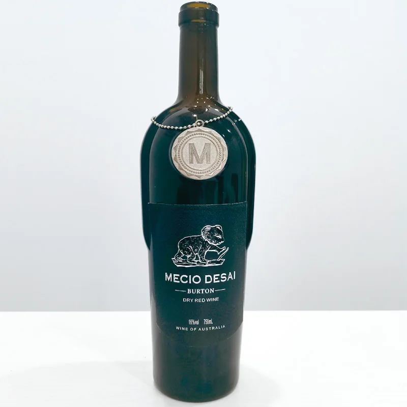 Customizing the nameplate of high-end metal wine from world-renowned brands