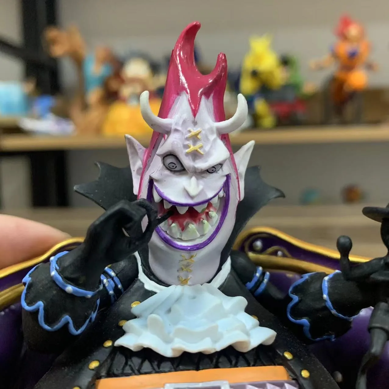 One Piece Anime Figures Gekko Moria Sitting Posture PVC Action Figure Collections Model Dolls Toys Kids Gifts