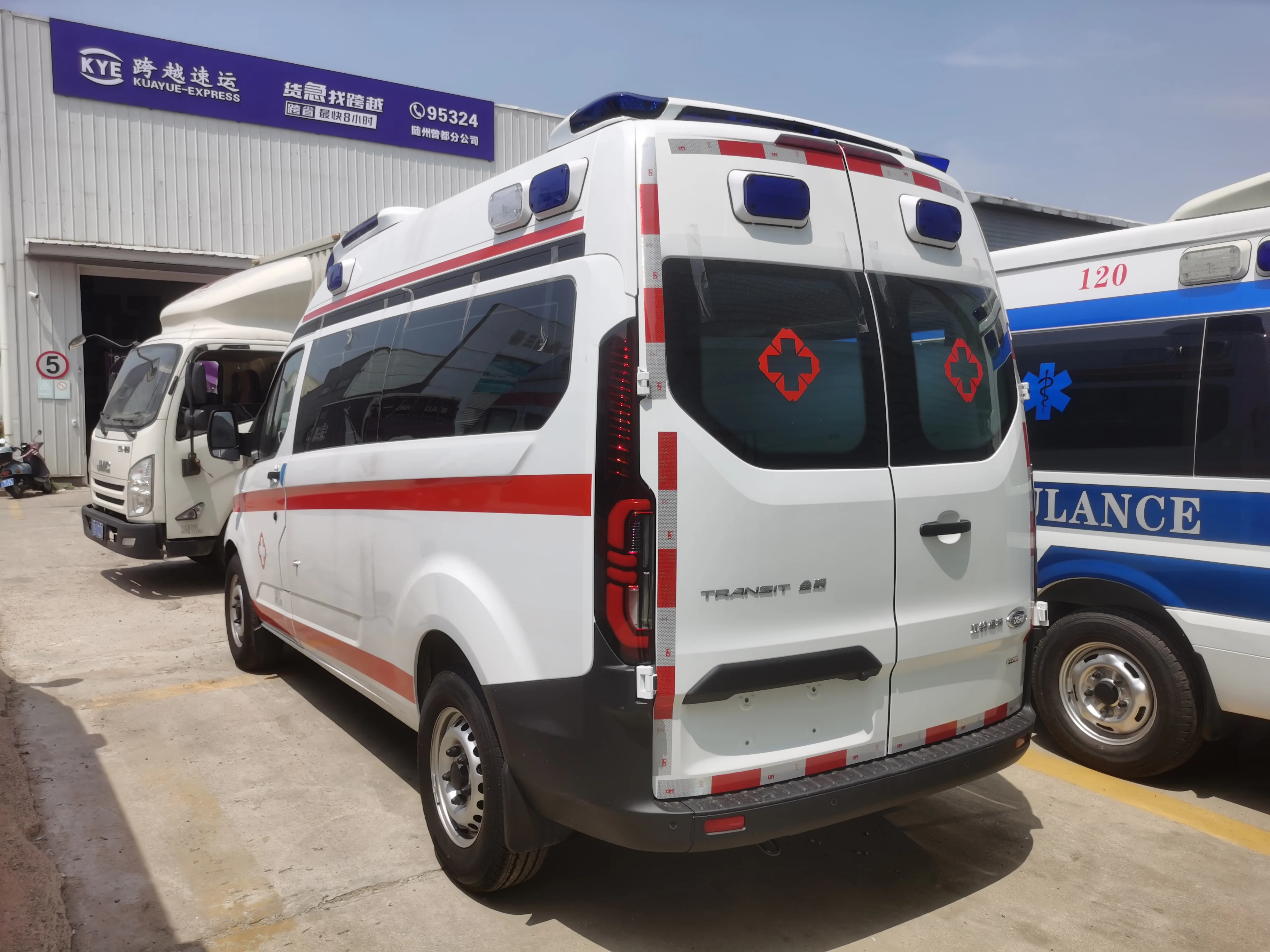 Автомобиль скорой помощи EMS автомобиль F ord 4*2 медицинский грузовик для продажи