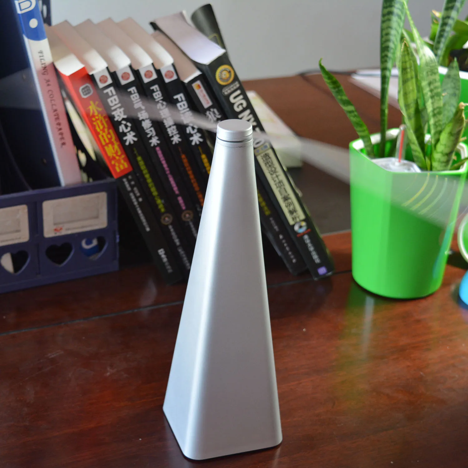 2022 Hot Selling Product No Chemicals Battery Fly Fan for Outdoor Keep Bugs Flies Away for Your Food with CE Certification