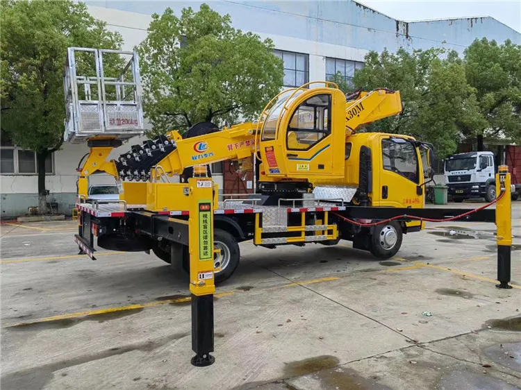 28m ISUZU High Altitude Work Vehicle Aerial Work Platform Vehicle with Lifting Bucket for Sale