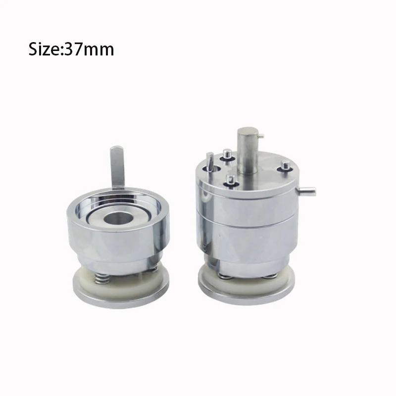 The new 37mm round bottom mold is equipped with rotary button machine, new badge machine and pneumatic chest pressing machine