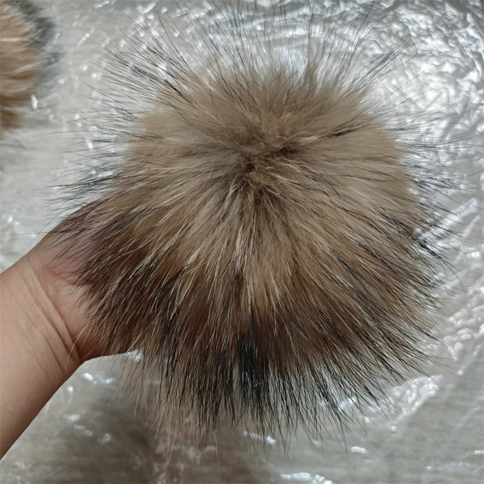 Wholesale large Natural Brown Raccoon Fur Pompoms