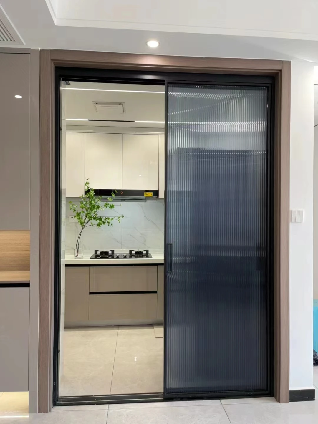 7mm 13mm 15mm 25mm strip reeded glass film for glass window or door widely use glass looking film