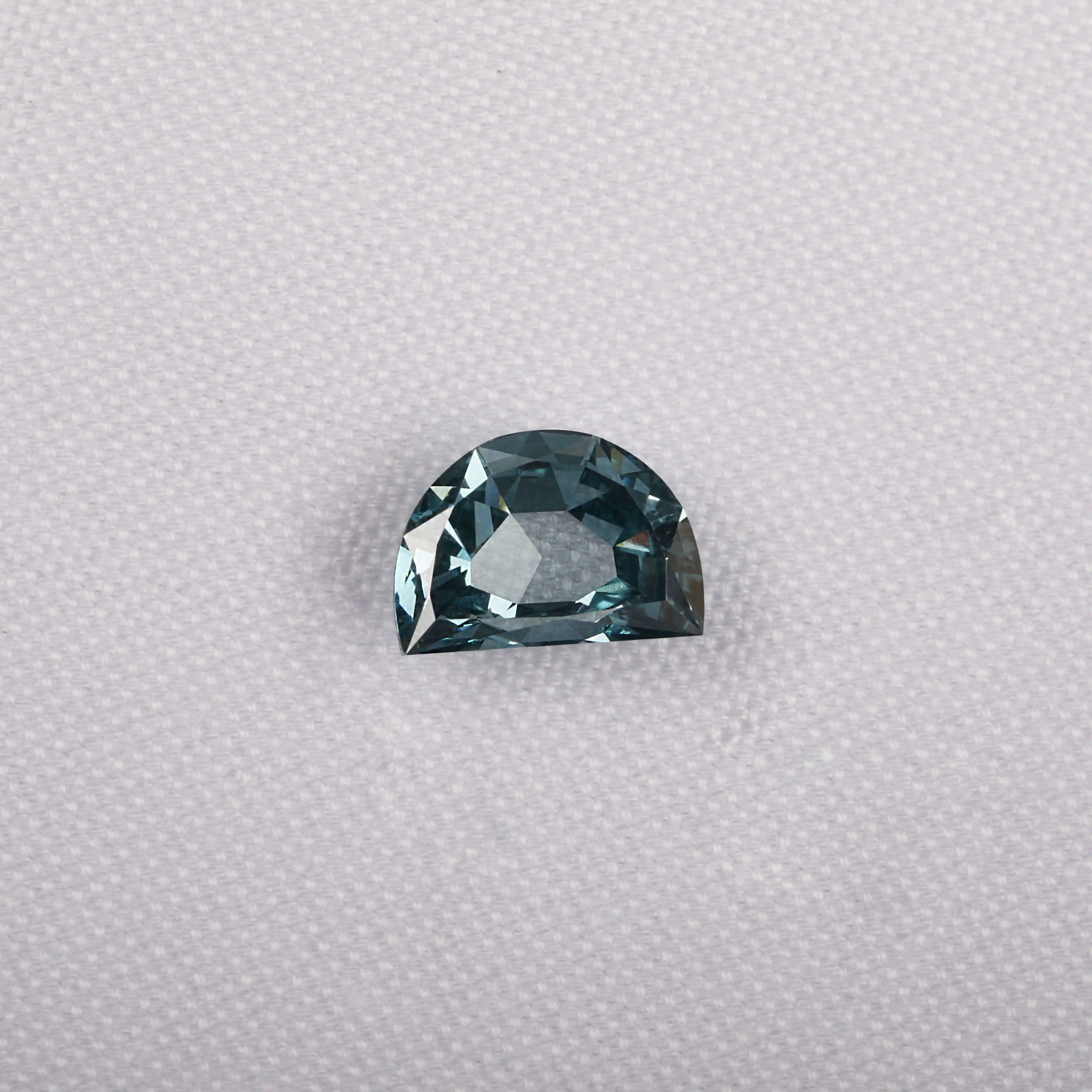 1.00 Carat Half Moon Portrait Cut Lab Grown Diamond / Blue Lab Diamond Loose Stone For Exquisite Jewelry Making