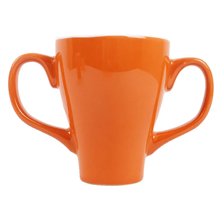 
Фарфоровая керамическая кружка с двумя ручками 