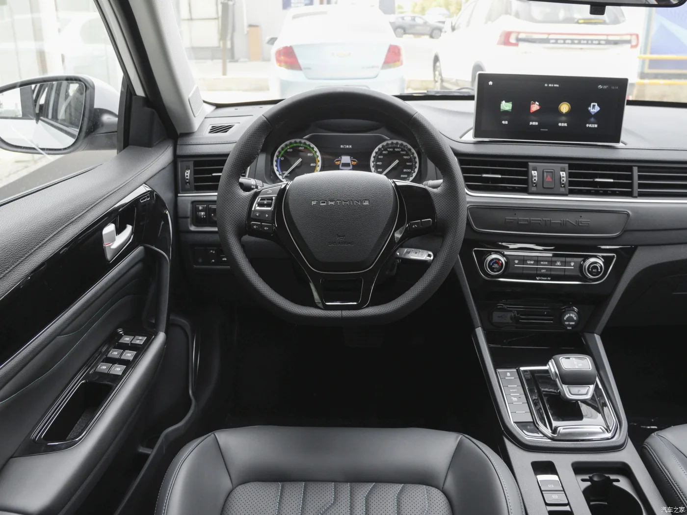 Hot Sale Dongfeng PHEV Sedan New Mini SUV with High Speed Light Interior Color Lithium Battery EV Model Rear Camera for Sale