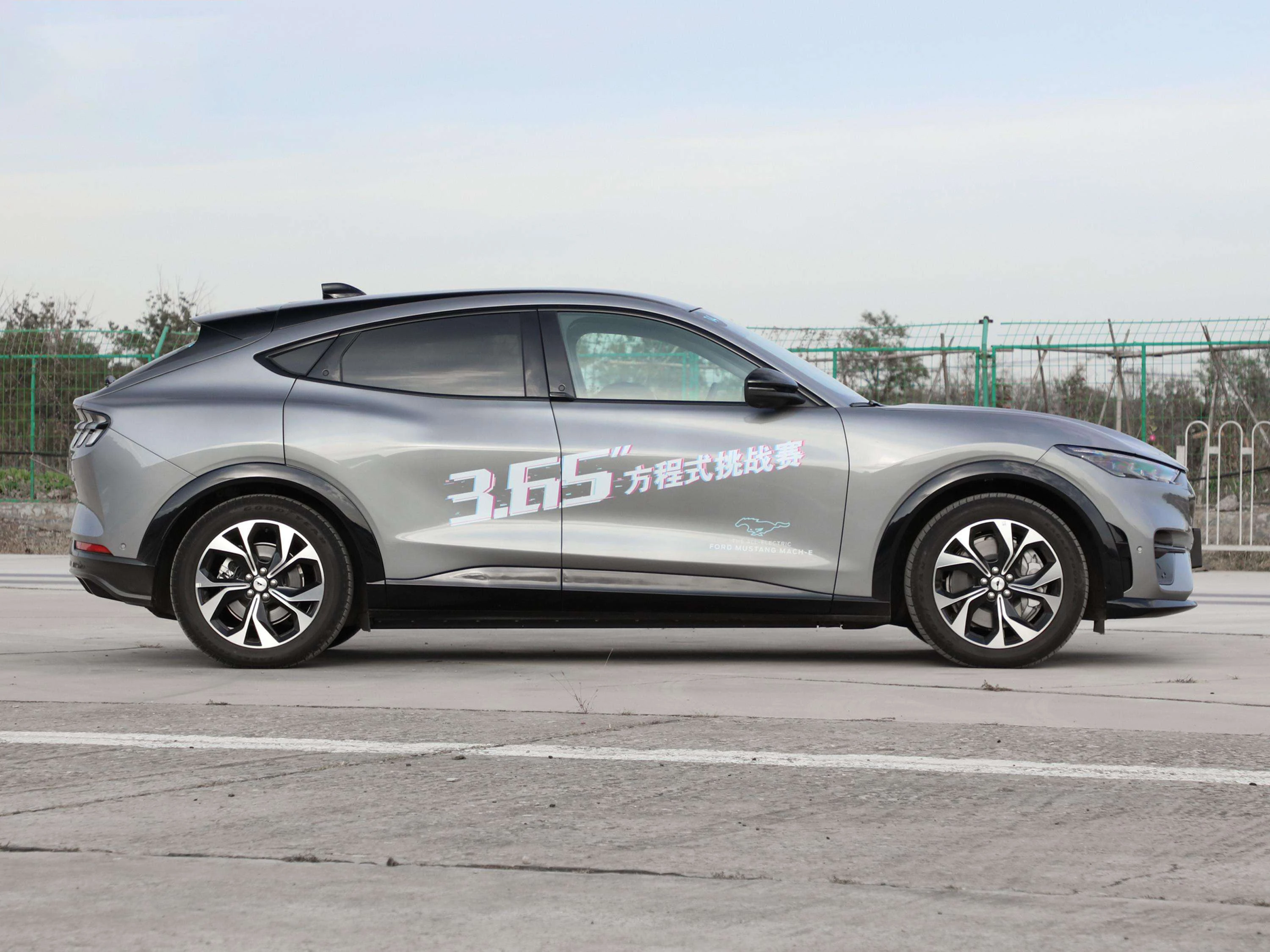 2022 changan Ford mustang mach-E made in china high speed and long range with 5seats and 4wheels new energy car