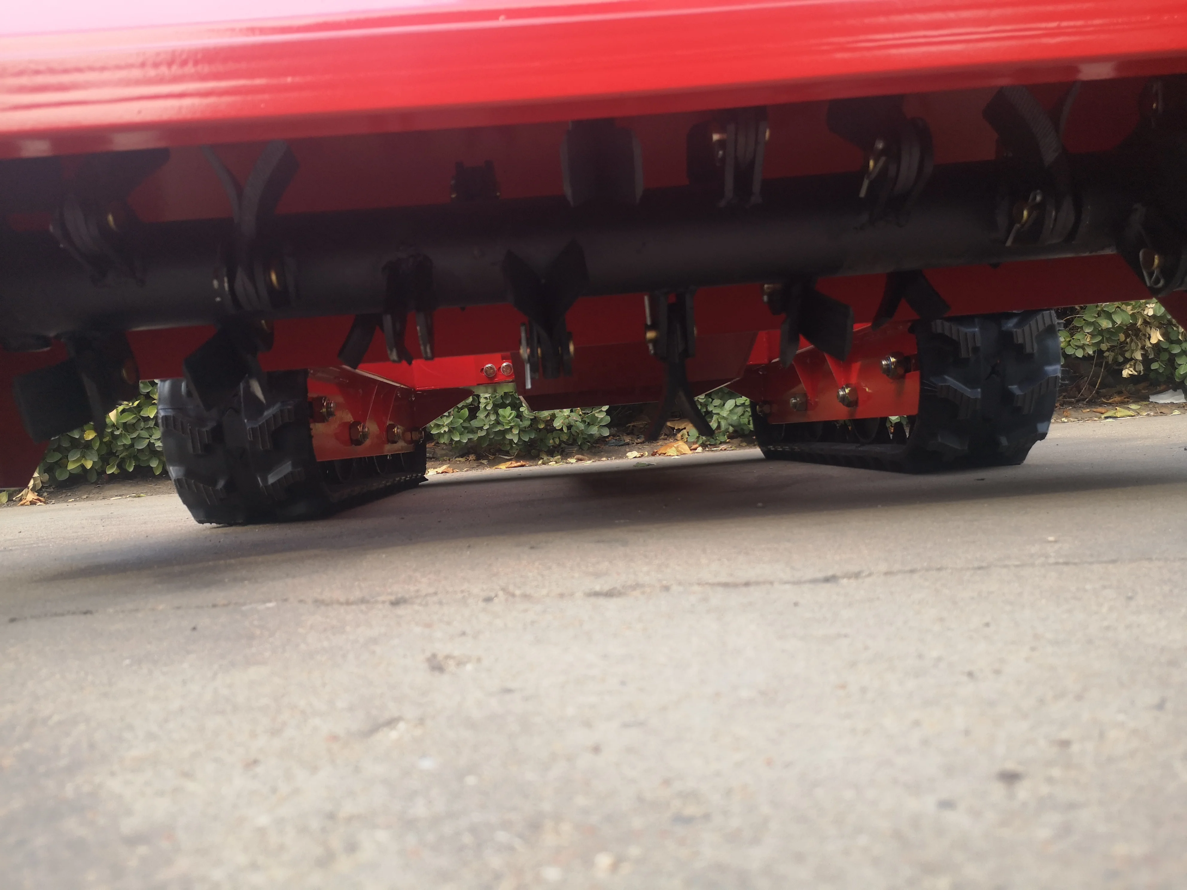 Factory Supply High Quality Robot Lawn Mower Forestry Mulcher Multi-function Mower Wasteland Machine